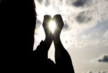 龙8体育:中超第14輪武漢長江2-2河南嵩山龍門 多拉多故意撞翻主裁馬寧被罰下.